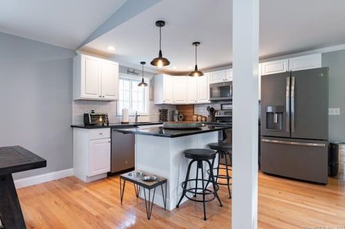 10 Osborne Hill Road Ext, Sandy Hook, CT 06482-1556