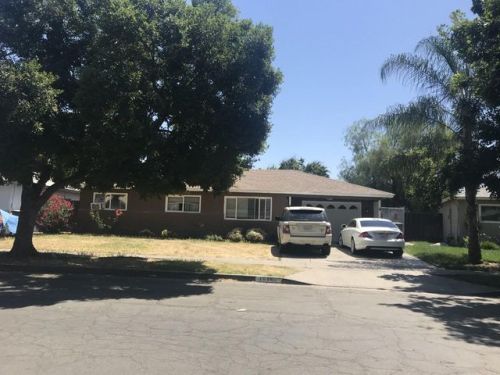 4618 Tamera Ave, Fresno, CA 93722-4042
