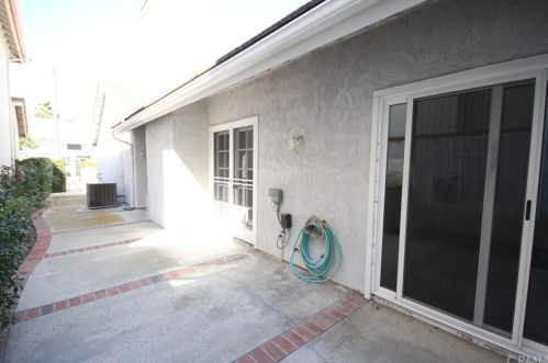 11 Sunrise, Irvine CA  92603-3720 exterior