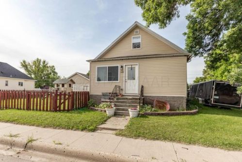 102 Center Ave, Dilworth, MN 56529-1319