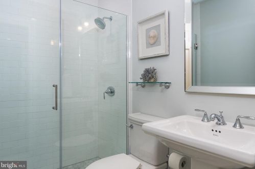 33 Brearly Rd, Princeton NJ  08540-6767 exterior