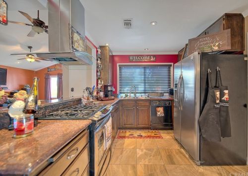 2742 Gleason Ct, Riverside CA  92506-4325 exterior