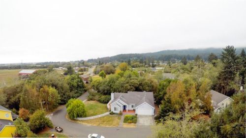 1630 Brigid Ln, Arcata, CA 95521-6724