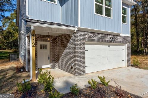 112 Roberts Rd, Locust Grove, GA 30248-4411