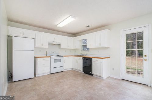 1206 Cumberland Trl, Monroe GA  30656-8903 exterior