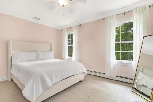 31 Hollow Tree Pl, Wilton CT  06897-2314 exterior