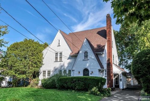615 Shelton Rd, Ridgewood, NJ 07450-2813