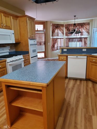 1905 Sheldon Ln, Conyers GA  30094-2079 exterior