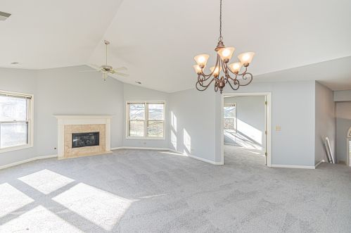 44 Willow Pkwy, Buffalo Grove, IL 60089-4625