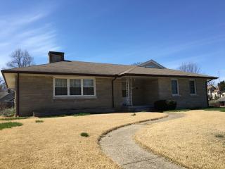 400 Sherwood Dr, Brownsville, IL 62821-1912