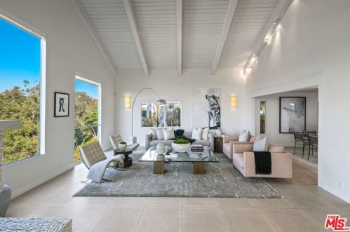 519 Stassi Ln, Santa Monica, CA 90402-1337