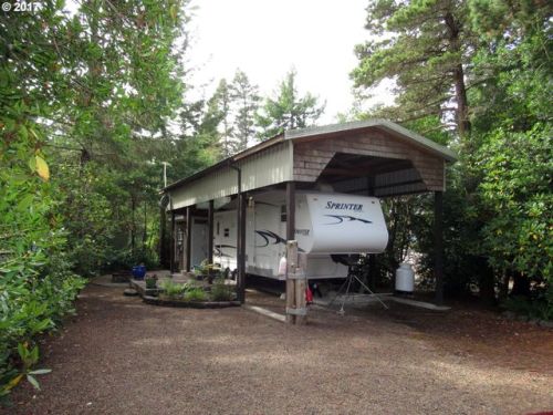 130 Sailor Ln, Florence OR  97439-8765 exterior