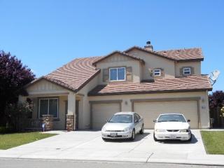 1959 Goldfinch Way, Manteca, CA 95337-7907