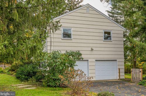 15 Robert Rd, Princeton NJ  08540-5332 exterior