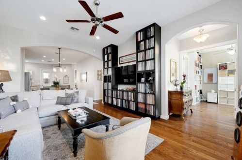 1202 Cotton St, Austin TX  78702-2006 exterior