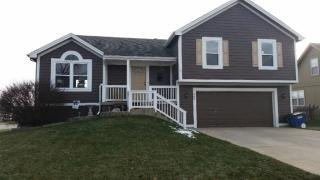 965 Pumpkin Ridge St, Gardner, KS 66030-1779
