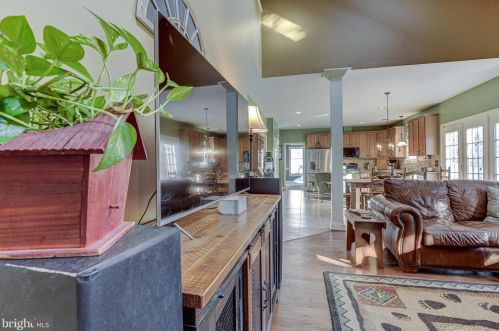 2407 Starcrest Dr, Silver Spring MD 20904-5459 exterior