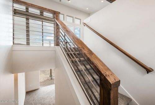 182 Valley View Ave, Hoytsville UT 84017-5533 exterior