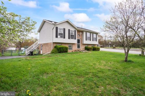 10503 Greenwich Dr, Williamsport, MD 21795-3178