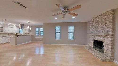 11600 Big Trail Cir, Austin TX  78759 exterior