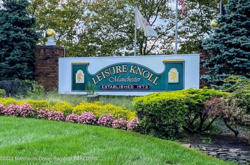 20 Harrogate Ln, Lakehurst, NJ 08759-6817