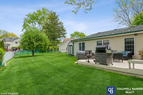 812 Saratoga Ln, Buffalo Grove IL  60089-4226 exterior