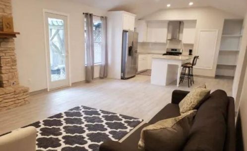 2011 Abbey Cir, Austin TX  78727-4401 exterior