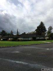 300 California Ave, Madera, CA 93637-3020