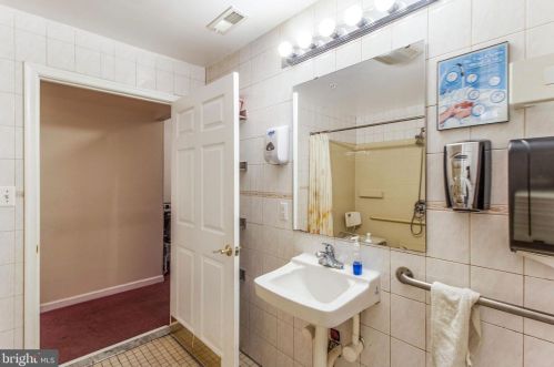 12606 Meadowood Dr, Silver Spring MD 20904-2928 exterior