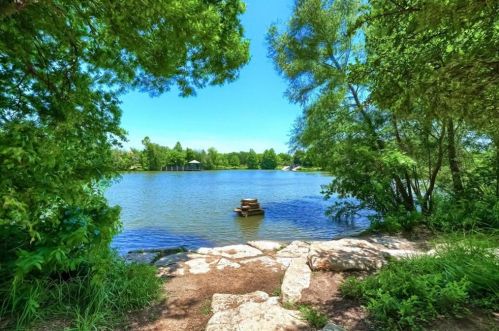15028 Babbling Brk Dr, Austin TX  78728-4349 exterior