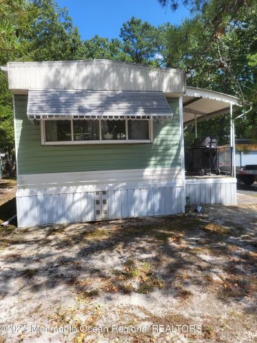 11 Panda Ln, Lakehurst, NJ 08759-3619