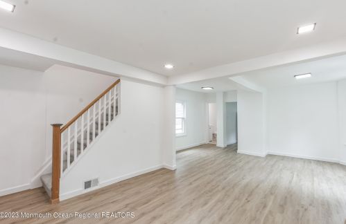 1102 Asbury Ave, Tinton Falls NJ 07712-5727 exterior