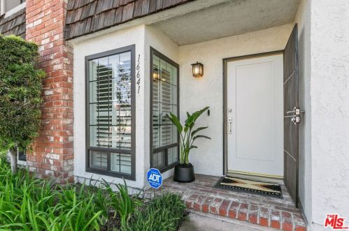 16641 Algonquin St, Huntington Beach CA  92649-3270 exterior