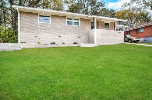 2910 Delowe Dr, Atlanta GA  30344-2308 exterior