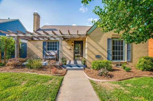4216 Locke Ave, Fort Worth, TX 76107-5520
