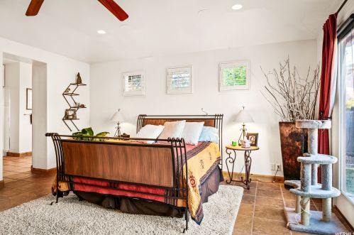 340 Snow Cyn Dr, Kayenta UT 84738-6041 exterior