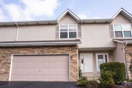 1190 Rose Dr, Sycamore, IL 60178-9505