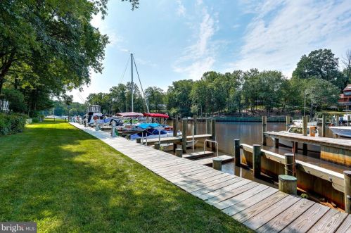 181 Berrywood Dr, Severna Park MD 21146-2030 exterior