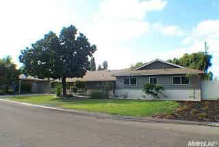 504 King Richard Ln, Modesto, CA 95350-1532