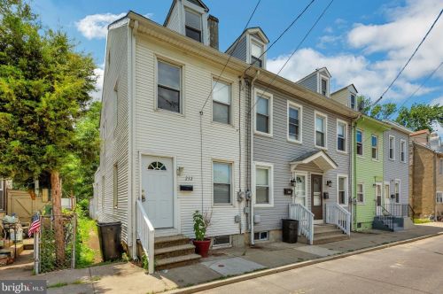 232 Orange St, Gloucester, NJ 08030-2033