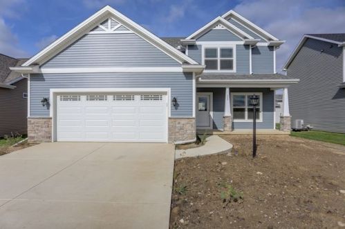 202 Cattail, Savoy, IL 61874-9498