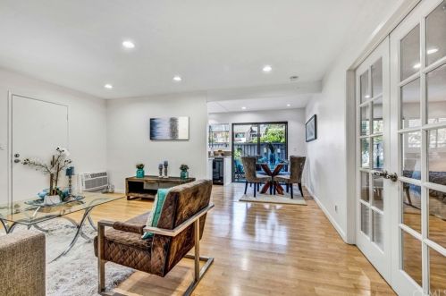 279 Streamwood, Irvine CA  92620-1944 exterior