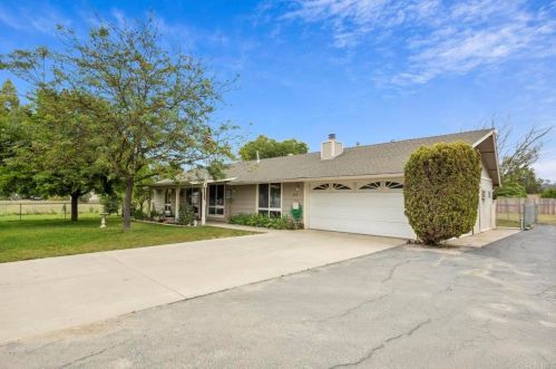 2238 Kelly Ave, Ramona, CA 92065-3018