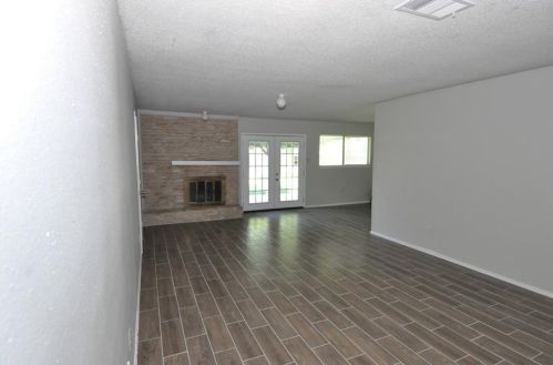13104 Bourbon St, Austin, TX 78727-3203
