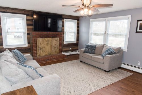 24 Danville Rd, Kingston, NH 03848-3406
