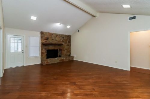 8608 Skyview Ter, Fort Worth TX  76116-7663 exterior