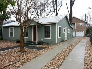 1805 Haskell St, Austin TX  78702-5419 exterior