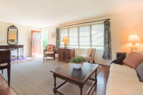 15 Alfred Rd, Milford, CT 06461-2428