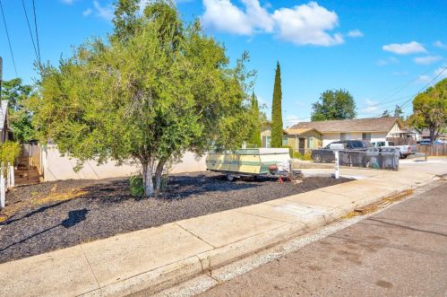 428 6th Ave, Valley Home, CA 95361-2744