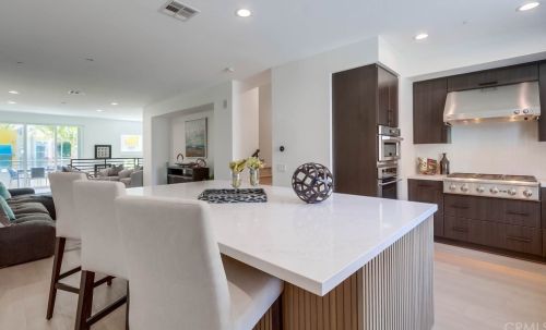 262 Rockefeller, Irvine CA  92612-8113 exterior